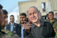 Netanyahu visits Sayeret Special Op Forces