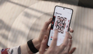 Smart mobile phone wraps around the wrist