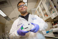 Hand held non invasive device that can detect early signs of Azlheimer's