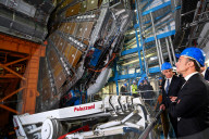 NEWS - Emmanuel Macron und Bundespräsident Alain Berset besuchen das CERN in Genf