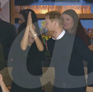 ROYALS -  Harry und Meghan sind gut gelaunt beim Eishockeyspiel in Vancouver