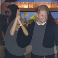 ROYALS -  Harry und Meghan sind gut gelaunt beim Eishockeyspiel in Vancouver