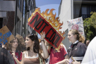 School Strike 4 Climate: Australian students skip classes en masse to call for action