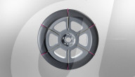 Tyre transforms into a snow chain version at touch of a button