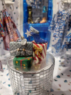 FEATURE - Das teuerste Lebkuchenhaus der Welt - nach dem Vorbild eines Dolce & Gabbana-Geschäfts