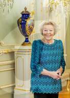 Beatrix beim Empfang des Königsreichskalenders in Den Haag
