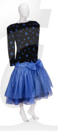 ROYALS - Ein von der Prinzessin Diana getragenes Abendkleid im Ballerina-Stil wurde für mehr als 1,1 Mio US-Dollar verkauft