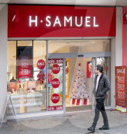 Many stores in Oxford & Regent Streets have started their pre-Christmas sales with tempting reductions.
