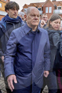 NEWS - Bundeskanzler Olaf Scholz beim Besuch des Hochwassergebiets an der Aller an Silvester