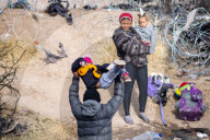 NEWS -  Weiterhin Flüchtlingskrise an der Grenze zwischen den Vereinigten Staaten und Mexiko
