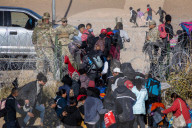 NEWS -  Weiterhin Flüchtlingskrise an der Grenze zwischen den Vereinigten Staaten und Mexiko
