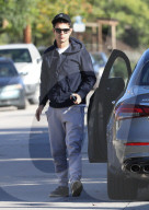 British actor Max Minghella looked almost unrecognizable as he ran errands in Los Angeles on New YearÍs Day