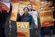Junior doctors' leaders warn of more strikes unless ministers make new offer
