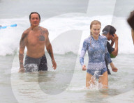 EXKLUSIV - Nicole Kidman, ihr Mann Keith Urban und ihre Tochter Faith wurden beim Schwimmen an einem Strand in Sydney