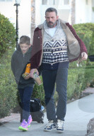 PREMIUM EXCLUSIVE Ben Affleck showing his style with mountain chic cardigan