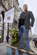 British inventor Patrick Racz seeks to take $18bn bite out of Apple in bitter patent war