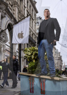 British inventor Patrick Racz seeks to take $18bn bite out of Apple in bitter patent war