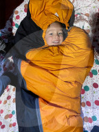 FEATURE - Der 2-jŠhrige Brite Carter Dallas erreicht als jŸngstes Kind in der Geschichte das Basislager des Mount Everest
