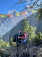 FEATURE - Der 2-jŠhrige Brite Carter Dallas erreicht als jŸngstes Kind in der Geschichte das Basislager des Mount Everest