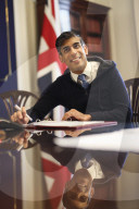 Prime Minister Rishi Sunak calls Giorgia Meloni