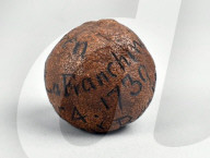 Near 300-year-old lemon sells for £1,400  GBP at auction