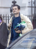 Excl - Orlando Bloom leaving filming in London