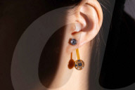 Smart earring for monitoring health