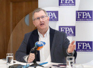 Democratic Unionist Party leadership briefing at the Foreign Press Association, Royal Overseas League, Park Place, St James's Street, London, UK.