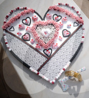 World's biggest Valentine's cookie to celebrate a divorce