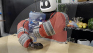 Robot can use all its body to grasp and carry just like a human