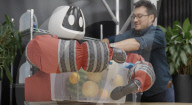Robot can use all its body to grasp and carry just like a human
