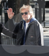 PREMIUM EXCLUSIVE Sir Paul McCartney's Heartwarming Easter Reunion With Daughters Stella And Mary