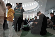 Eid prayers Baitul Futuh mosque, Morden