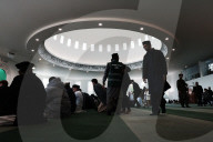 Eid prayers Baitul Futuh mosque, Morden
