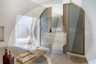 Boeing 737 turned into holiday villa for high flyers