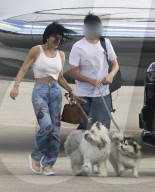 *EXCLUSIVE* Lauren Sanchez arrives in Miami amid Keith McNally random attack.
