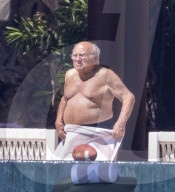 *EXCLUSIVE* Second thoughts? Danny DeVito and Rhea Pearlman come together for family vacation in Puerto Vallarta **WEB MUST CALL FOR PRICING**