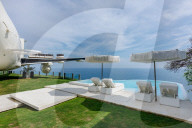 FEATURE - Eine Villa auf Bali, die aus einem Privatjet gebaut wurde
