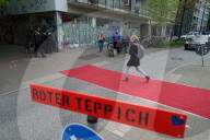 Hamburg: Ein "Roter Teppich" als sicherer Fußgängerüberweg zur Schule 