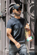 *EXCLUSIVE* Justin Theroux picks up dog food with Kuma