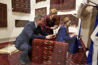 Foreign Secretary David Cameron visits Turkmenistan