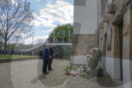 22 Jahre nach dem Amoklauf: Gedenken am Gutenberg Gymnasium in Erfurt