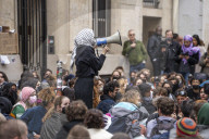 Fuer Palaestina: Studierende besetzen Sciences Po in Paris