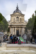 Fuer Palaestina: Studierende besetzen Sorbonne Universitaet in Paris