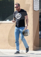 *EXCLUSIVE* Dax Shepard meets up with a friend on his motorcycle for lunch in LA