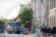 Dublin sends in police and buses to dismantle tent city