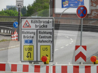 Nadelöhr Köhlbrandbrücke: Für dringende Bauarbeiten wird Hamburgs markantes Hafenbauwerk das Wochenende über gesperrt