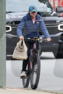 EXCLUSIVE: Hayley Roberts Orders Takeout From Lovi‚Äôs Deli While Cycling In Calabasas - 4 May 2024