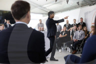 Prime Minister Rishi Sunak visits Siemens Healthineers