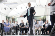 Prime Minister Rishi Sunak visits Siemens Healthineers